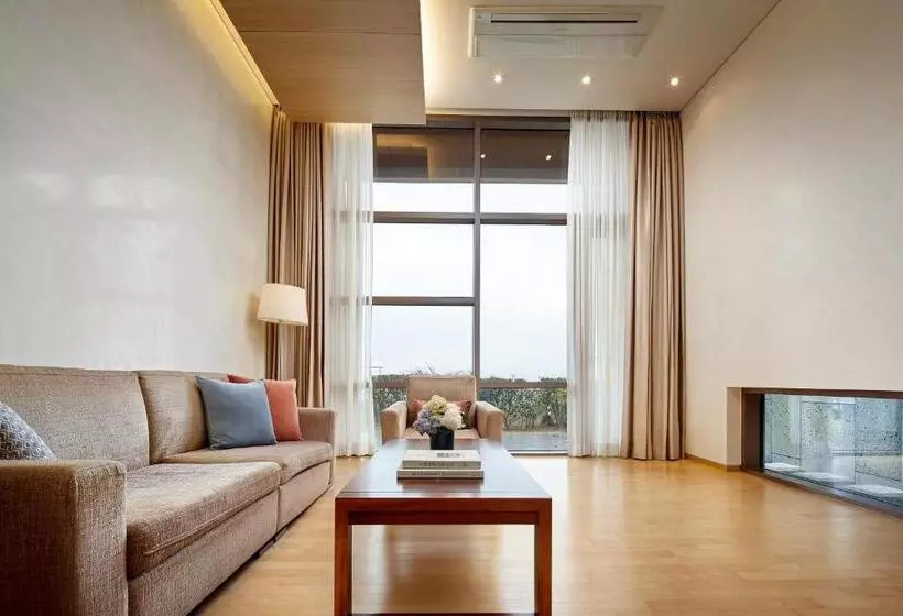 Lotte Resort Jeju Artvillas
