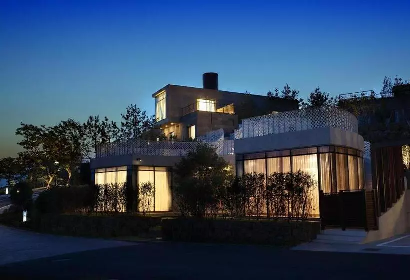 Lotte Resort Jeju Artvillas