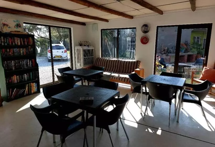 پانسیون Bush Pillow Guest House