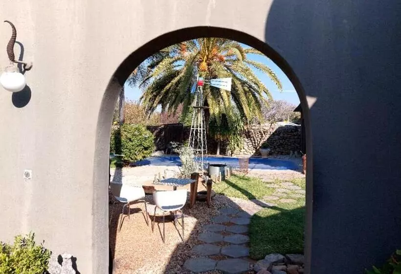 پانسیون Bush Pillow Guest House