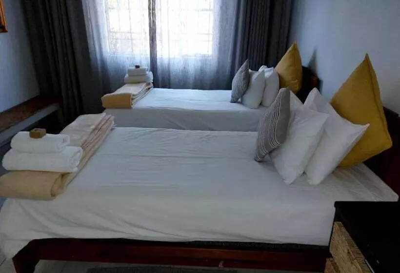 پانسیون Bush Pillow Guest House