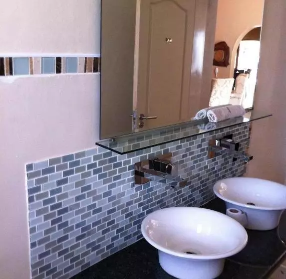 پانسیون Bush Pillow Guest House