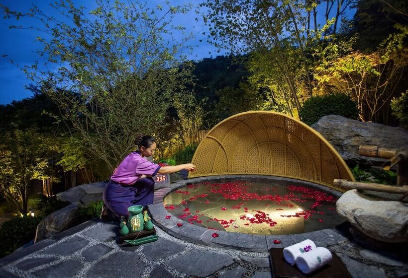 منتجع Banyan Tree Tengchong