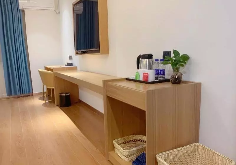 Hotelli Greentree Inn Guangdong Zhanjiang Donghai Island