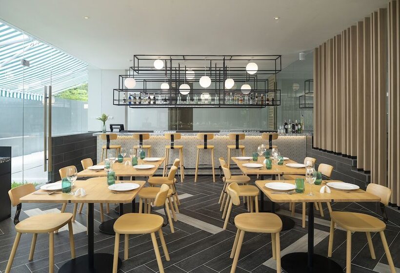 호텔 Jonox Phuket Karon