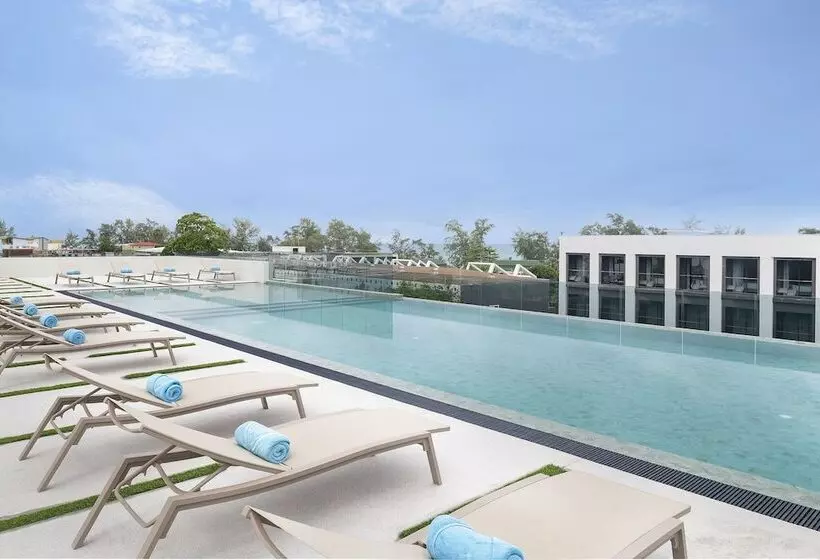 Hotelli Jonox Phuket Karon
