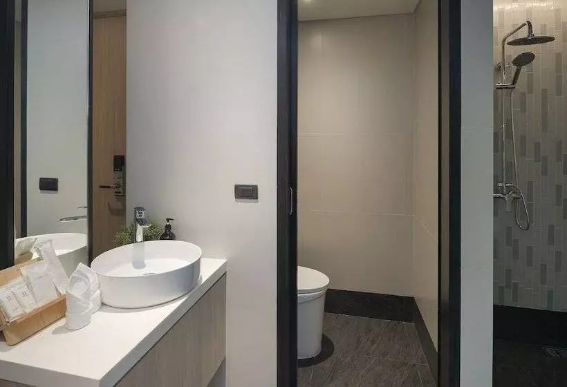 Hotelli Jonox Phuket Karon