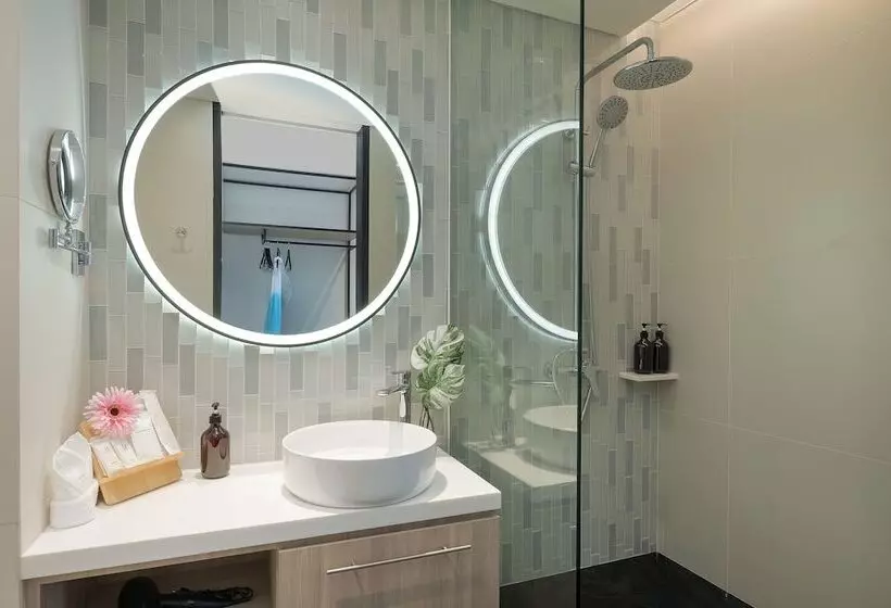 Hotelli Jonox Phuket Karon