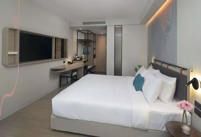 Hotelli Jonox Phuket Karon