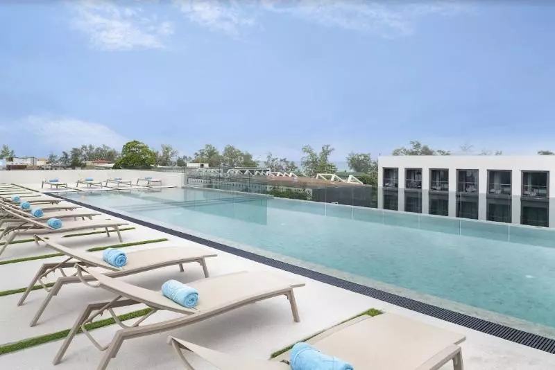 Hotelli Jonox Phuket Karon