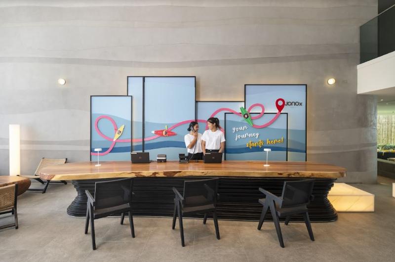 호텔 Jonox Phuket Karon