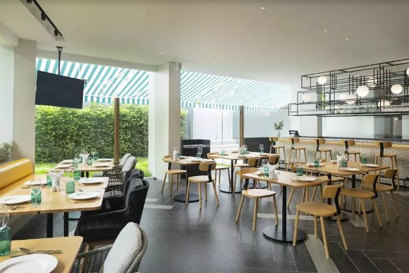 Hotelli Jonox Phuket Karon