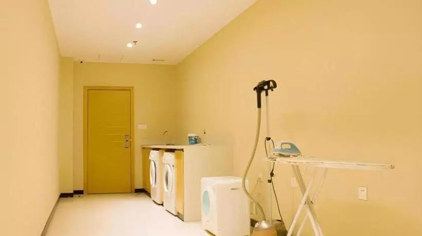 Hotelli City Comfort Inn Baise City Center Jinhua