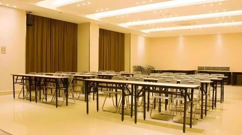 Hotelli City Comfort Inn Baise City Center Jinhua