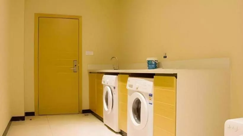 Hotelli City Comfort Inn Baise City Center Jinhua