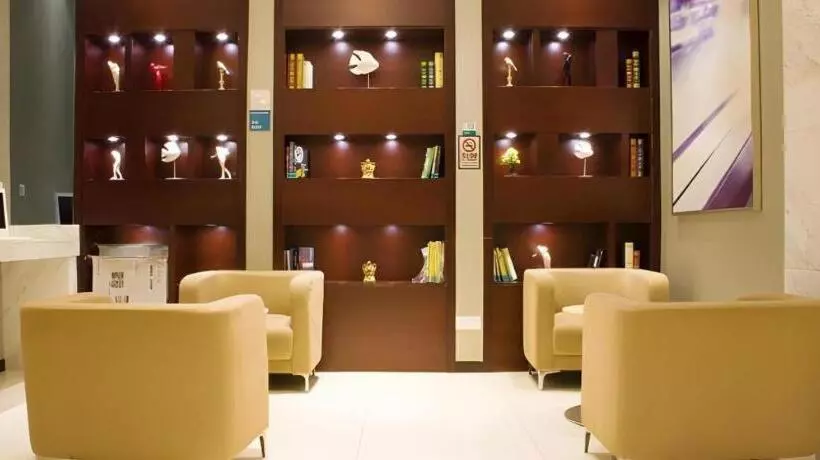 Hotelli City Comfort Inn Baise City Center Jinhua