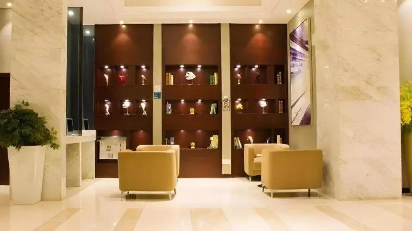 Hotelli City Comfort Inn Baise City Center Jinhua