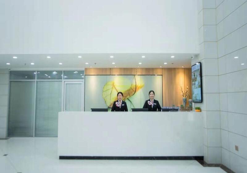 Отель Greentree Inn Liaocheng Xin County Bus Station