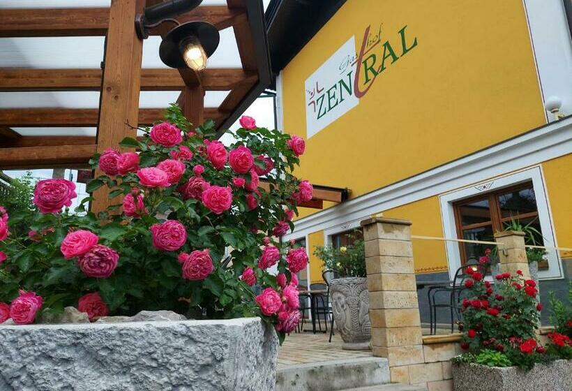 Albergue Gasthof Zentral