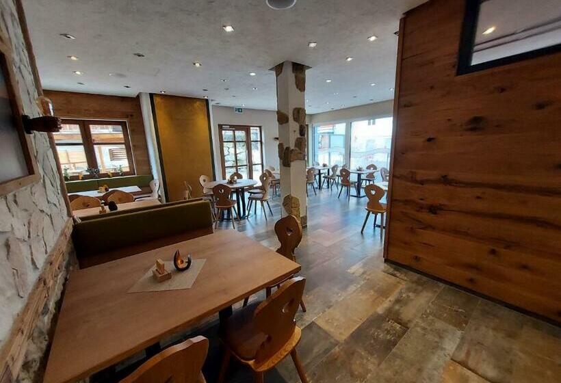 Albergue Gasthof Zentral