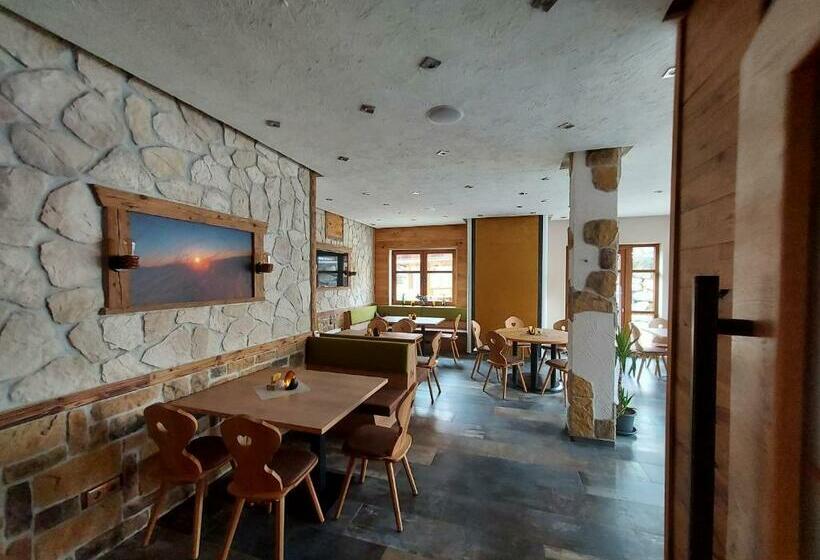 Albergue Gasthof Zentral