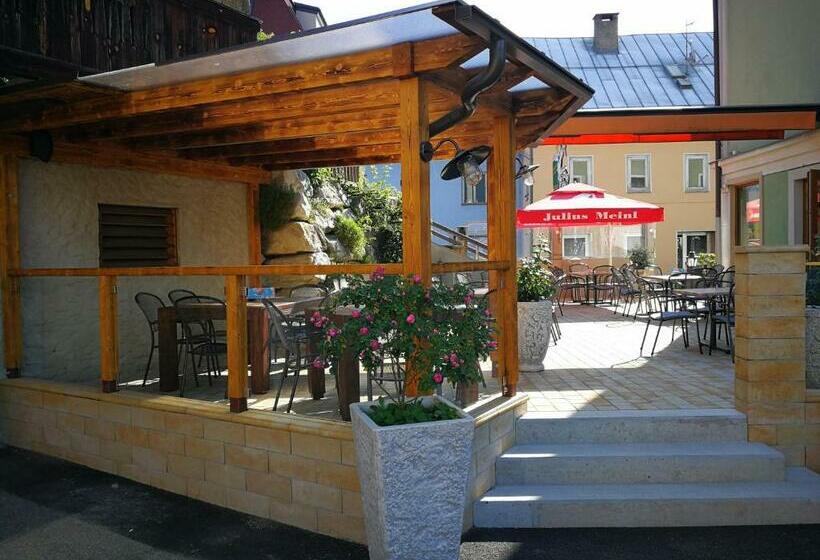 Albergue Gasthof Zentral