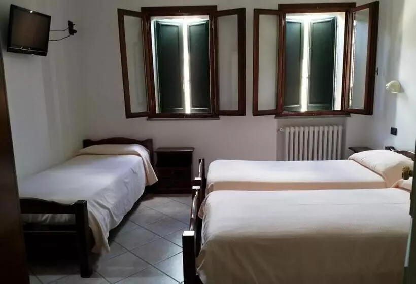 Hotelli Acquacheta Valtancoli