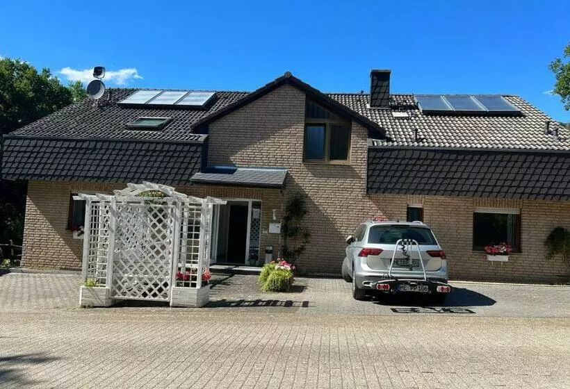 ペンション Gästehaus Zum Buchenweg