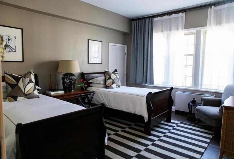 호스텔 Inn Of Chagrin