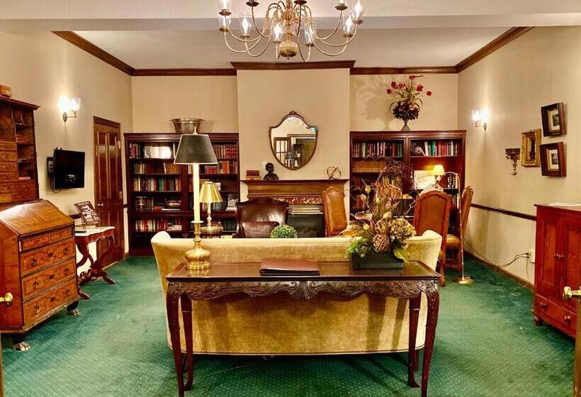 호스텔 Inn Of Chagrin