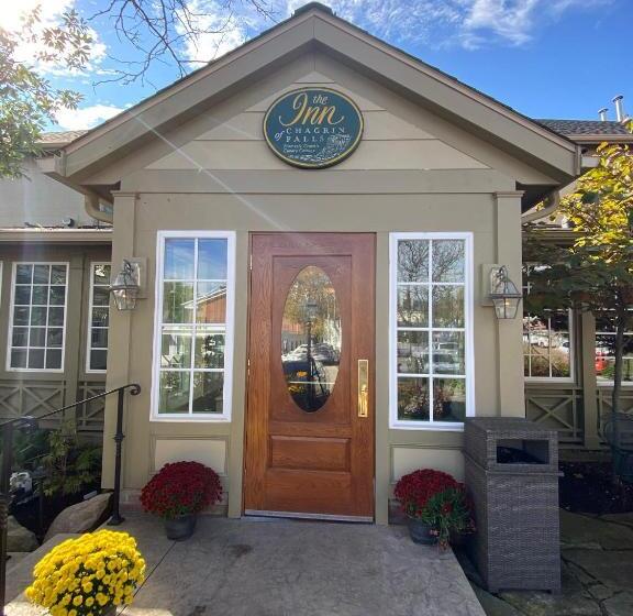 호스텔 Inn Of Chagrin