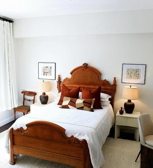 호스텔 Inn Of Chagrin