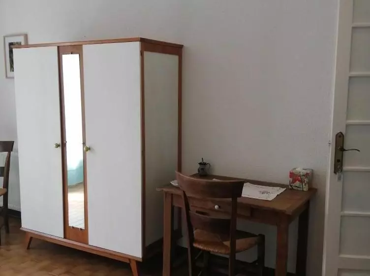 Aamiaismajoitus (B&B) Alabrena