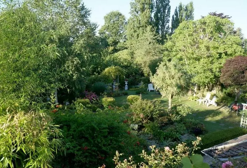 ベッドアンドブレックファースト Chambres D Hôtes Le Grand Air   Les Châteaux De La Brie Aux Portes De Paris