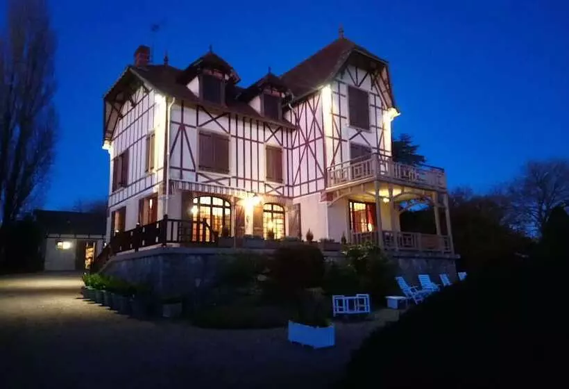 ベッドアンドブレックファースト Domaine Des Thomins