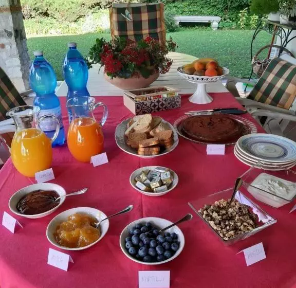 Aamiaismajoitus (B&B) La Collina Delle Acacie