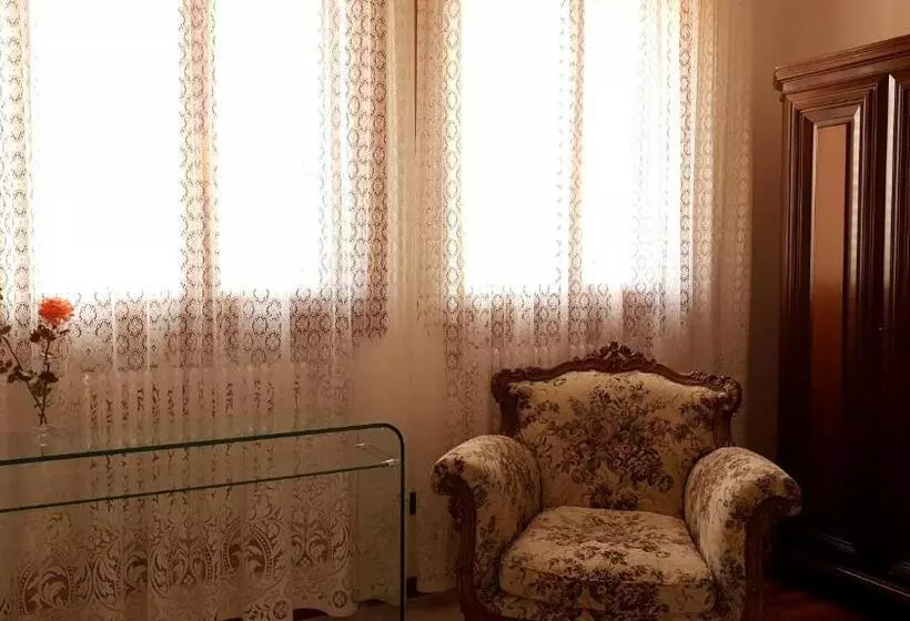 Aamiaismajoitus (B&B) La Collina Delle Acacie