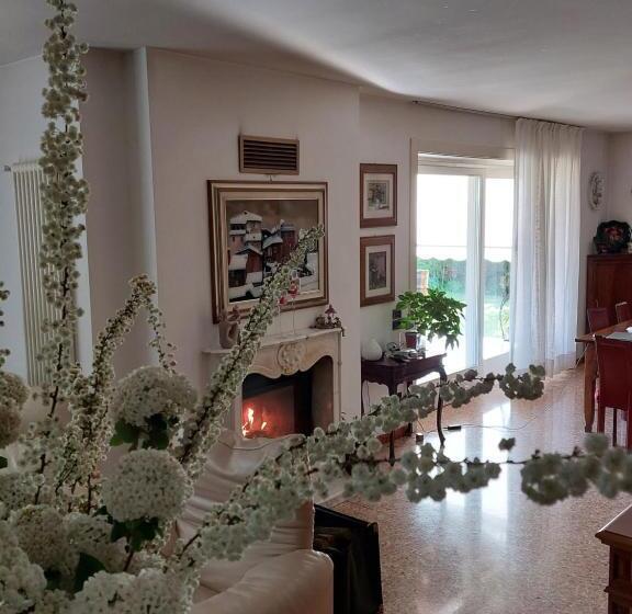 住宿加早餐  La Collina Delle Acacie