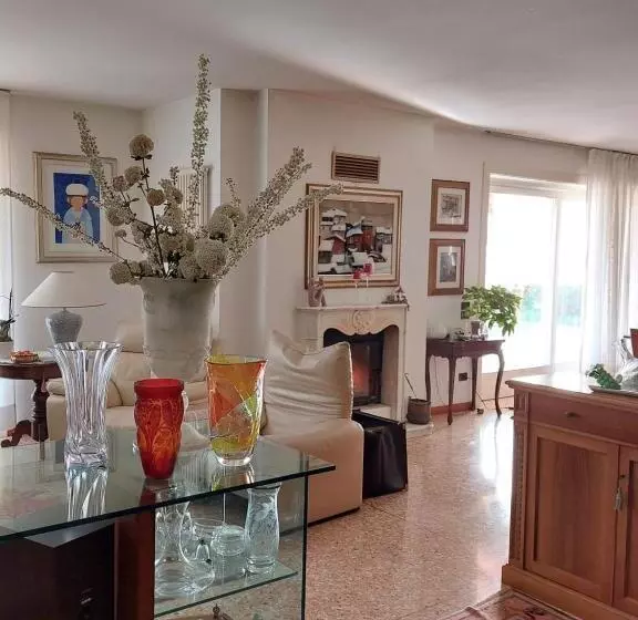 Aamiaismajoitus (B&B) La Collina Delle Acacie