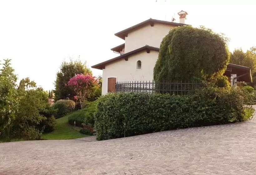 Aamiaismajoitus (B&B) La Collina Delle Acacie