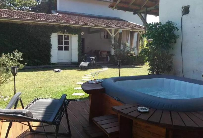 Aamiaismajoitus (B&B) Les Eygletières