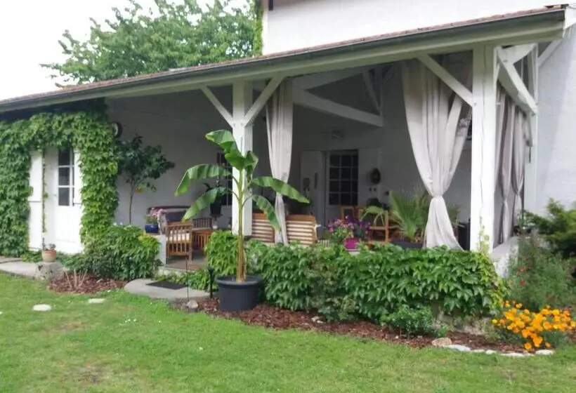 Aamiaismajoitus (B&B) Les Eygletières