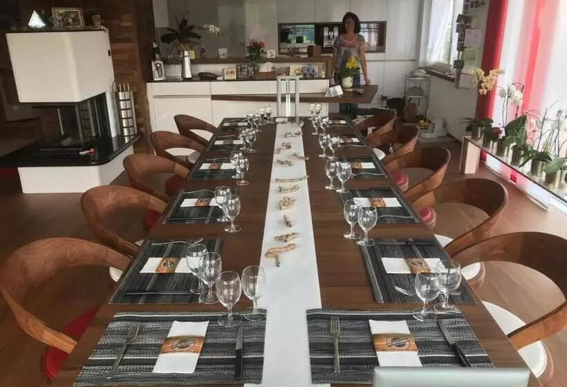 Aamiaismajoitus (B&B) Ruhige Zimmer Im Grünen Und Studio Im Naherholungsgebiet