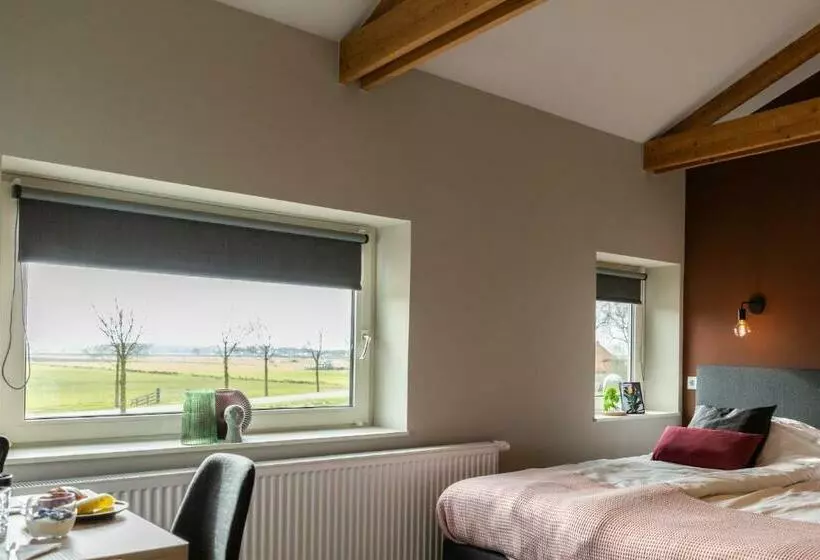 ベッドアンドブレックファースト Weeruusz