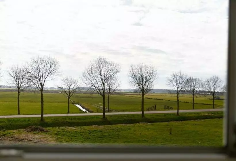 ベッドアンドブレックファースト Weeruusz