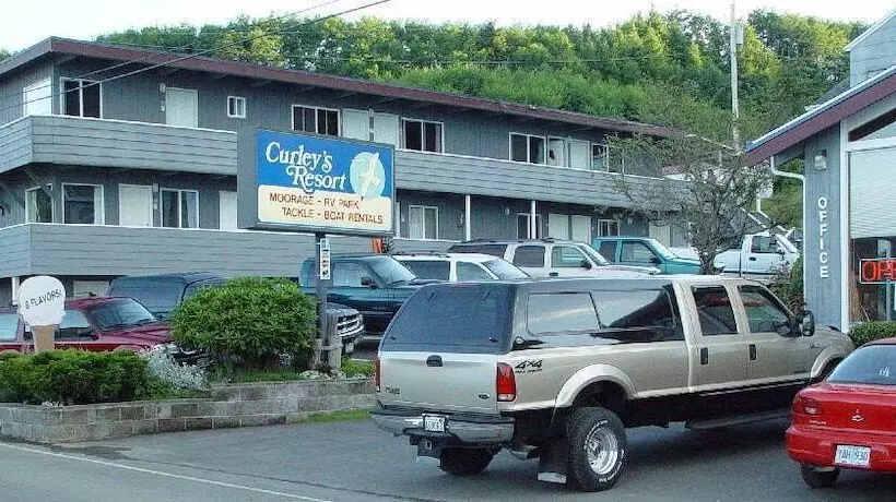 Hotelli Curley S Resort & Dive Center