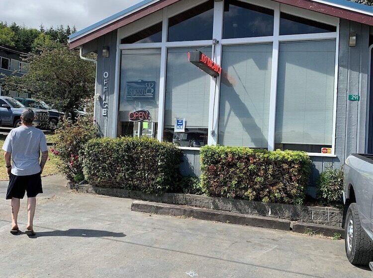 호텔 Curley S Resort & Dive Center