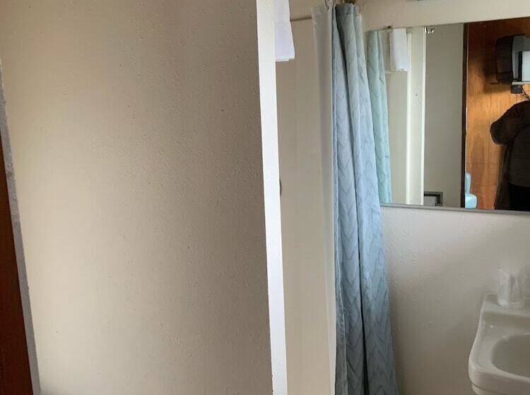 호텔 Curley S Resort & Dive Center