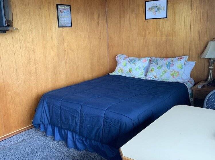 호텔 Curley S Resort & Dive Center