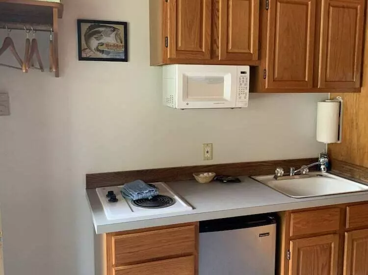 Hotelli Curley S Resort & Dive Center